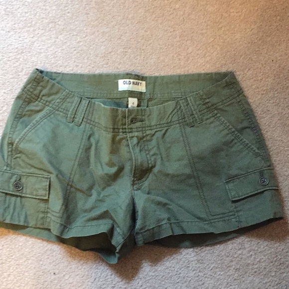 Three pairs Old Navy Shorts. Size 4. - Picture 4 of 7
